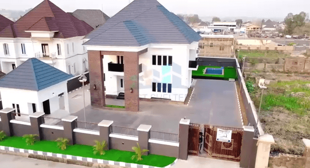 5 bedroom duplex with 2 rooms BQ with topnotch finishing